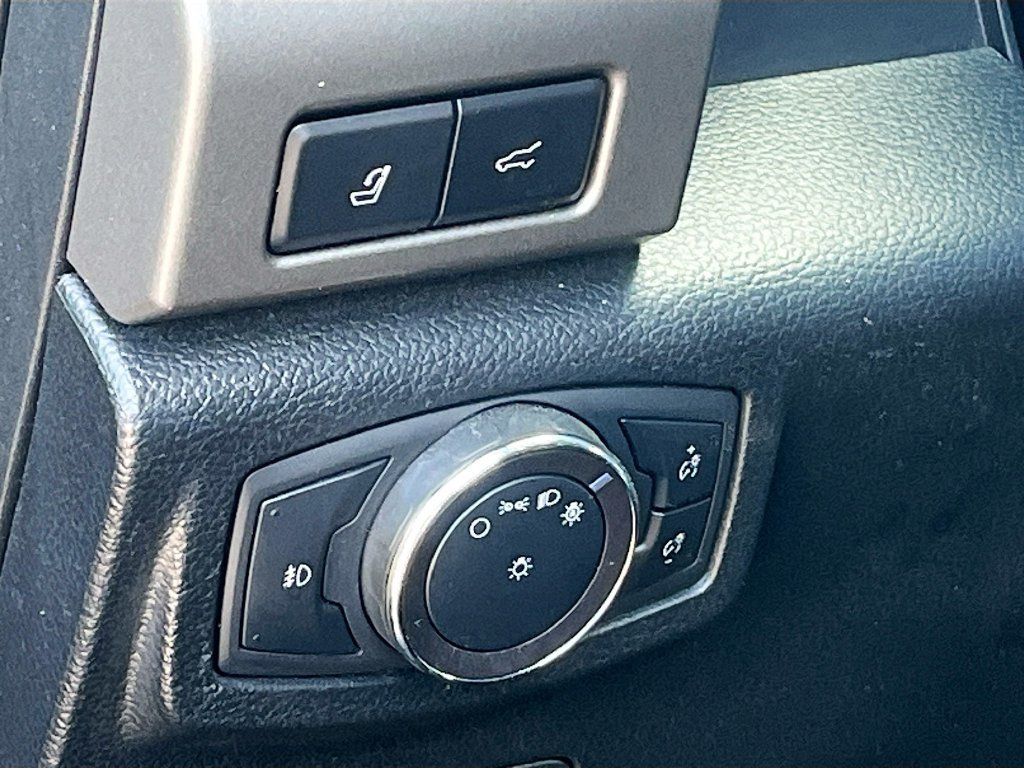 Used 2019 Ford Expedition Max XLT w/ Equipment Group 202A RWD image 10