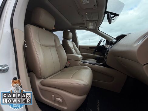 Used 2017 Nissan Pathfinder Platinum w/ Family Entertainment Package image 30