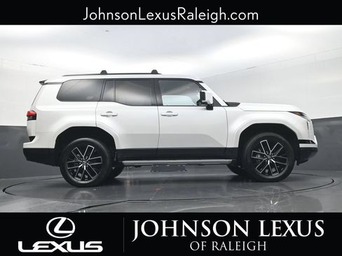 Used 2024 Lexus GX 550 w/ Accessory Package (Z1) AWD/4WD image 20