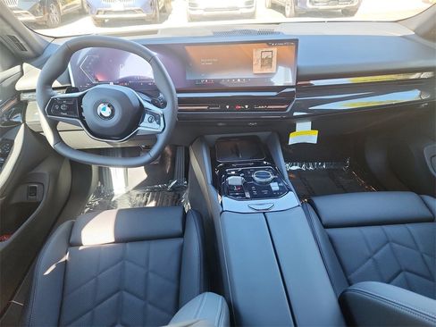 New 2026 BMW 530i xDrive w/ Premium Package image 27