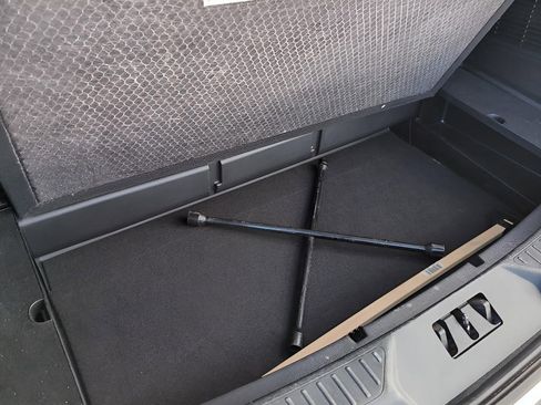 Used 2023 Ford Explorer XLT w/ Equipment Group 202A image 32