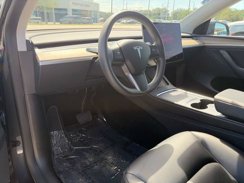Used 2024 Tesla Model Y Long Range AWD/4WD image 17