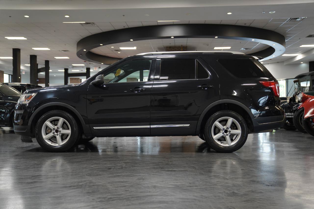 Used 2019 Ford Explorer XLT FWD image 6