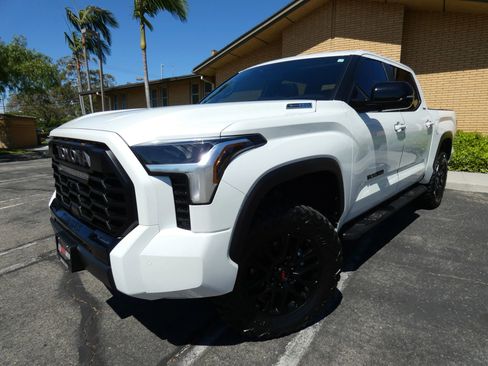 Used 2025 Toyota Tundra Limited image 19