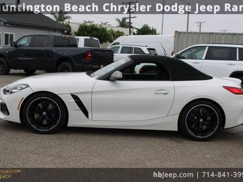 Used 2024 BMW Z4 M40i w/ Premium Package image 10