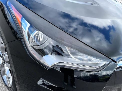 Used 2017 Hyundai Veloster Value Edition image 27