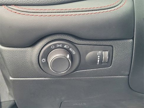 Certified 2024 Dodge Durango GT image 27