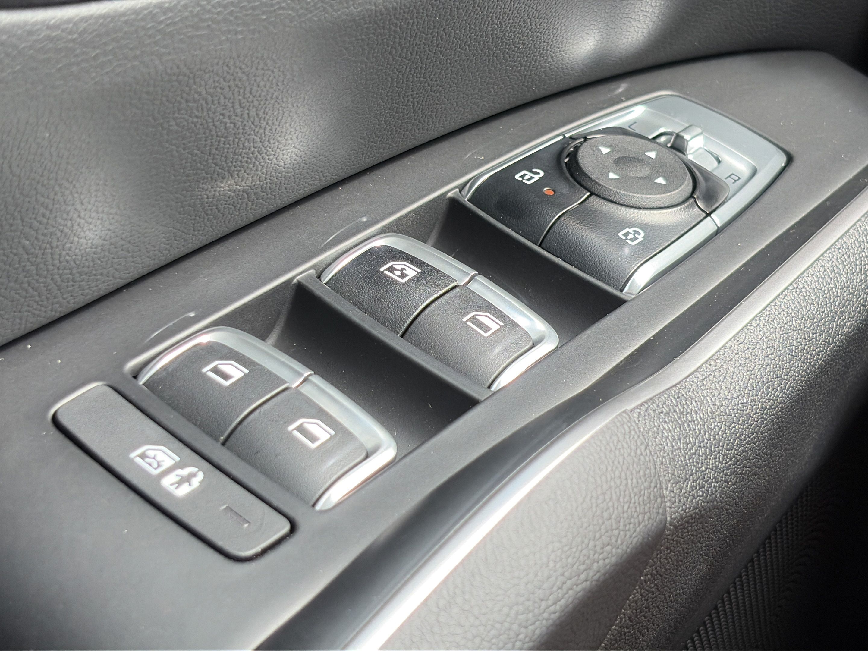 New 2026 Kia Sorento LX FWD image 22