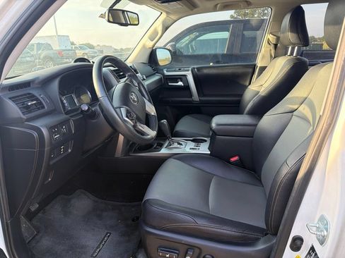 Used 2016 Toyota 4Runner SR5 Premium RWD image 4