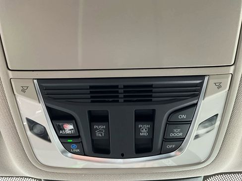 Used 2023 Acura MDX SH-AWD w/ Technology Package image 22