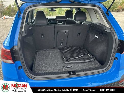 Certified 2024 Volkswagen Taos SE AWD/4WD image 11