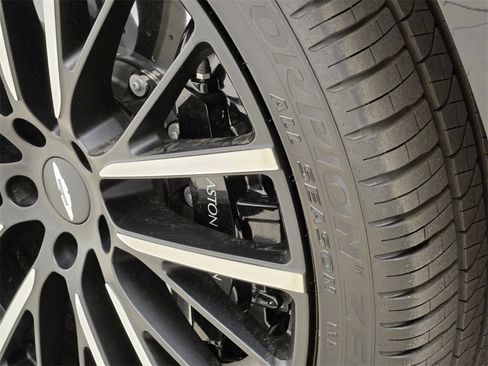 Used 2025 Aston Martin DBX 707 image 14