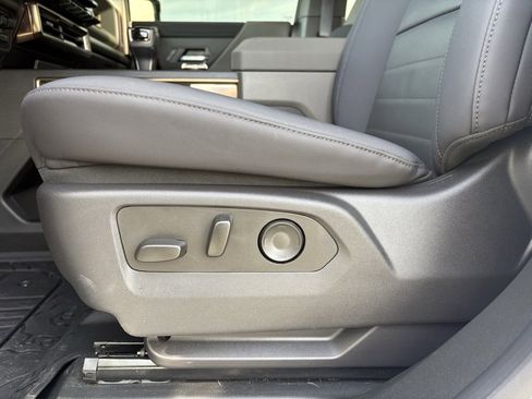 Used 2025 GMC Hummer EV 2X image 11