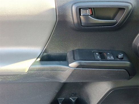 Certified 2020 Toyota Tacoma SR image 12