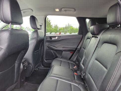 Used 2022 Ford Escape SEL w/ Technology Package AWD/4WD image 11