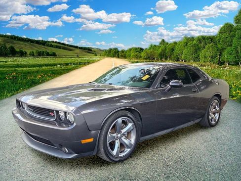 Used 2013 Dodge Challenger R/T w/ Sound Group II RWD image 3