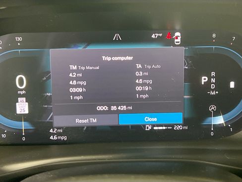 Used 2023 Volvo XC40 B5 Plus w/ Protection Package Premier AWD/4WD image 12
