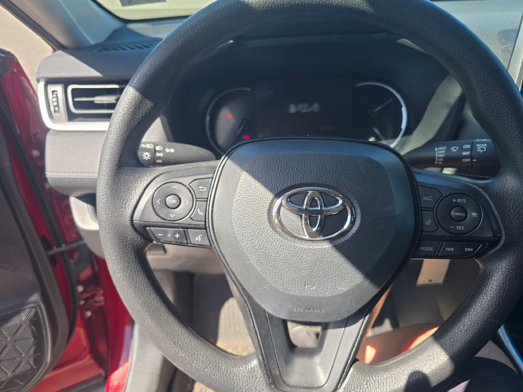 Used 2024 Toyota RAV4 LE AWD/4WD image 14