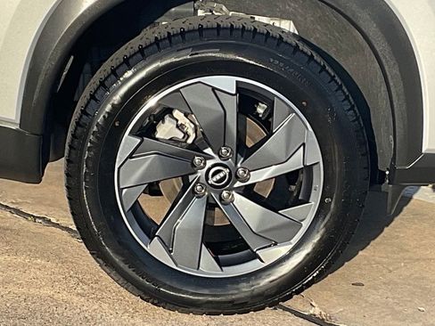 Used 2025 Nissan Rogue SV FWD image 7