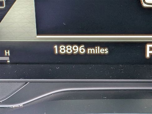 Used 2023 Nissan Pathfinder Platinum image 32