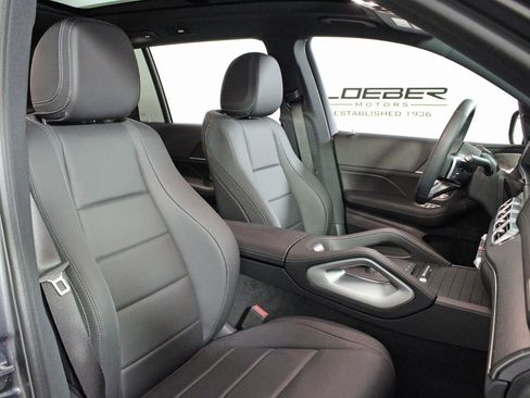 Certified 2025 Mercedes-Benz GLS 450 4MATIC image 33