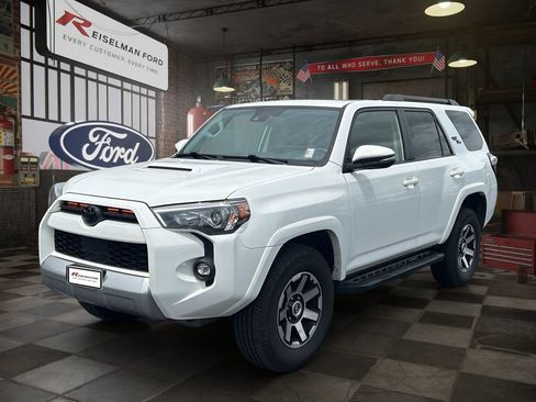 Used 2021 Toyota 4Runner TRD Off-Road Premium w/ Moonroof Package AWD/4WD image 1