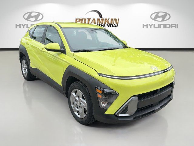 Certified 2025 Hyundai Kona SE FWD image 3