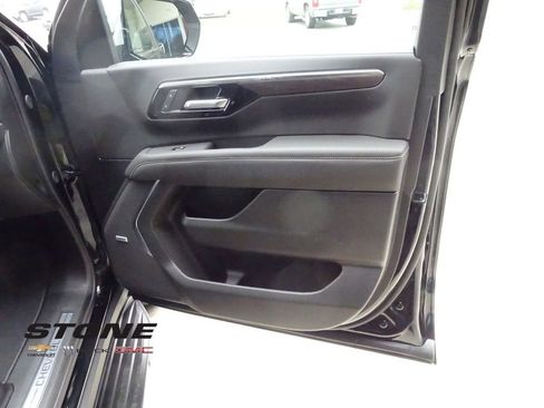 New 2026 Chevrolet Suburban Premier image 30