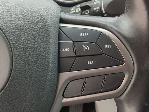Certified 2019 Jeep Cherokee Limited AWD/4WD image 24
