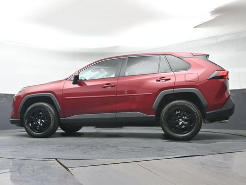 Used 2023 Toyota RAV4 LE AWD/4WD image 30