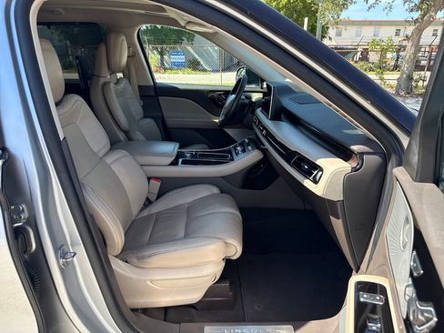 Used 2020 Lincoln Aviator Reserve w/ Equipment Group 202A AWD/4WD image 27