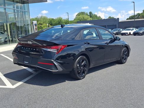 New 2026 Hyundai Elantra SEL Sport FWD image 5