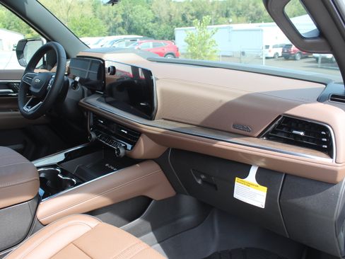 New 2026 Chevrolet Tahoe High Country w/ Sun And Tow Package AWD/4WD image 19
