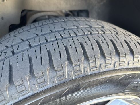 Used 2011 Chevrolet Tahoe LTZ RWD image 21