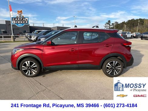 Used 2019 Nissan Kicks SV w/ Exterior Package image 2