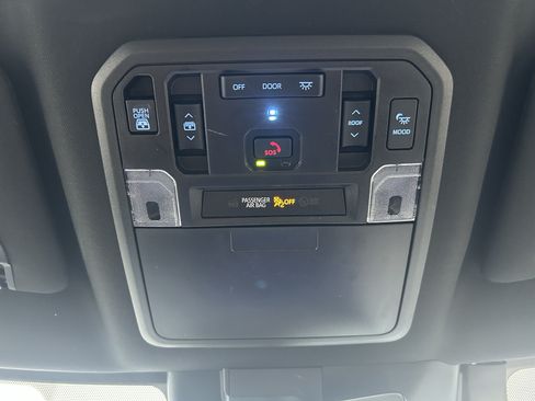 Used 2024 Toyota Tundra Capstone AWD/4WD image 33