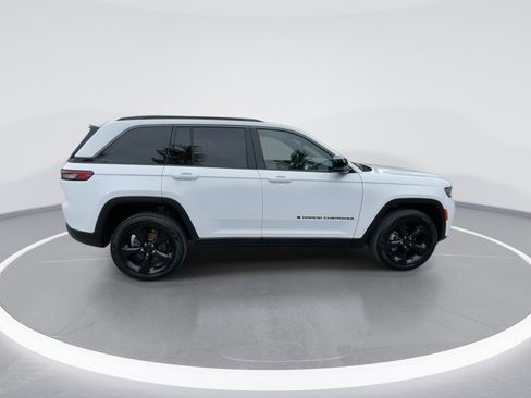 Used 2026 Jeep Grand Cherokee Limited w/ Limited Altitude Package AWD/4WD image 22