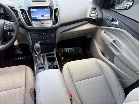 Used 2018 Ford Escape SE w/ Ford Safe & Smart Package AWD/4WD image 28