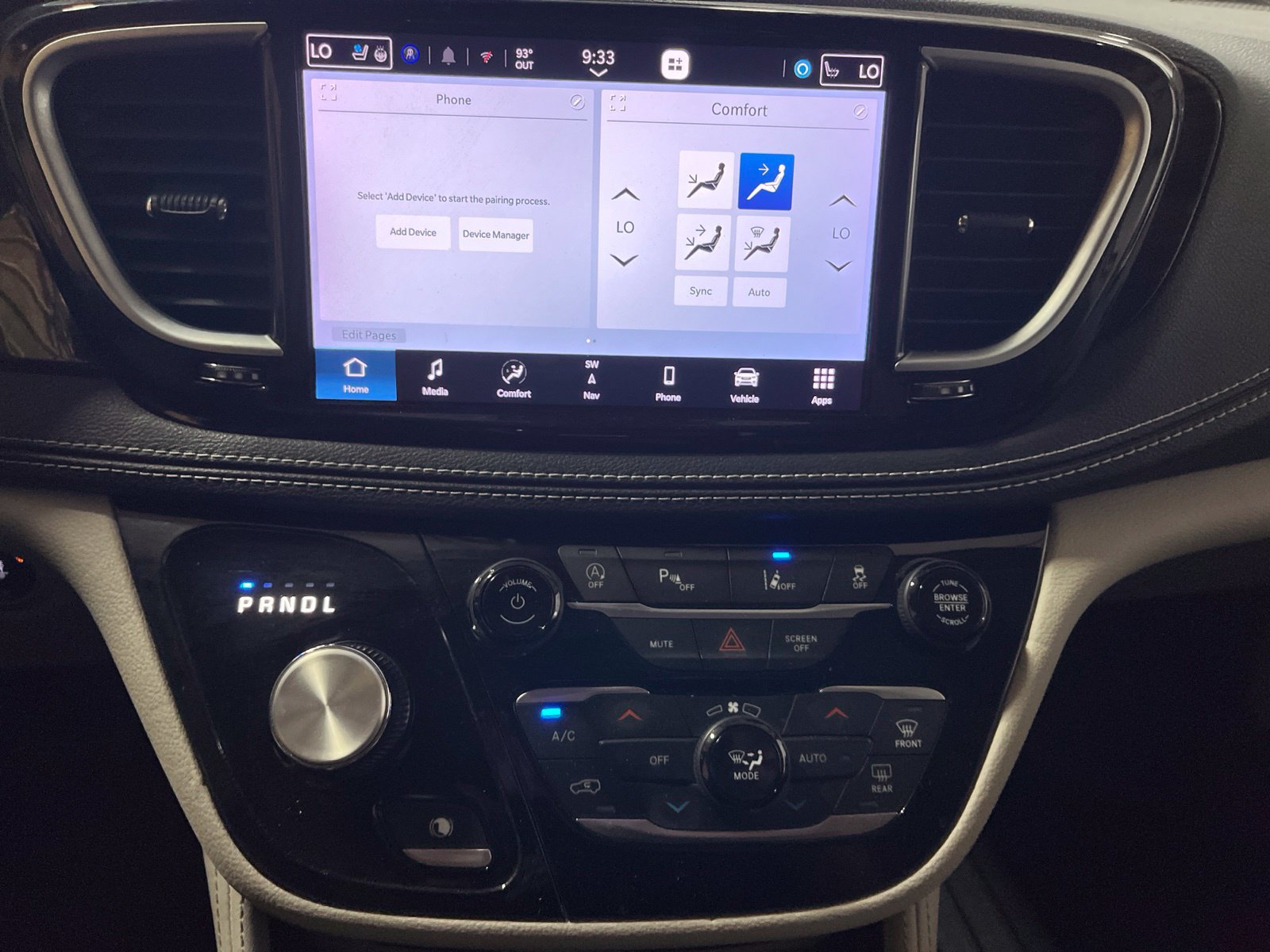 Used 2023 Chrysler Pacifica Limited FWD image 22