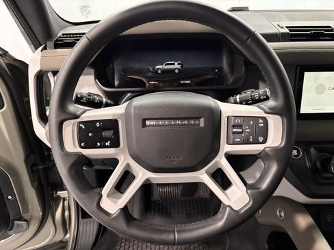 Used 2024 Land Rover Defender 110 X-Dynamic SE image 13