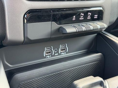 New 2026 RAM 1500 Express AWD/4WD image 14