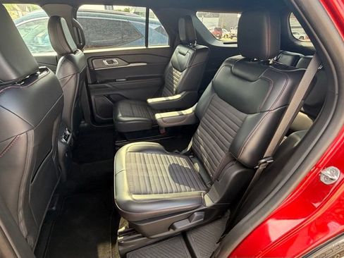Used 2025 Ford Explorer ST-Line AWD/4WD image 12