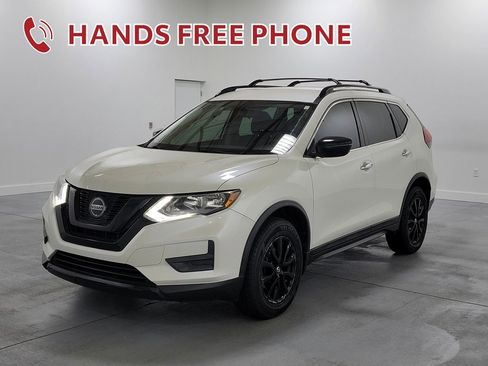 Used 2018 Nissan Rogue SV image 4