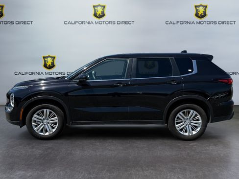 Used 2024 Mitsubishi Outlander ES FWD image 2