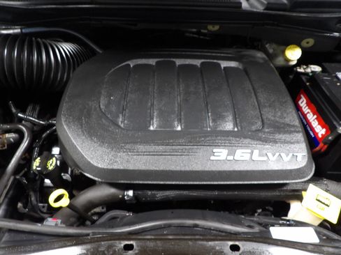 Used 2013 Dodge Grand Caravan SXT FWD image 22