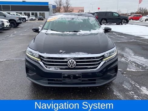 Used 2022 Volkswagen Passat 2.0T image 2