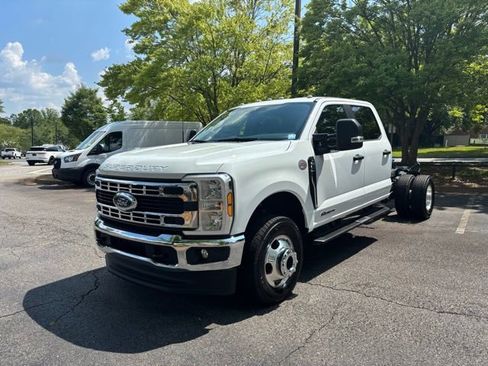 New 2025 Ford F350 XL w/ XL Chrome Package image 2