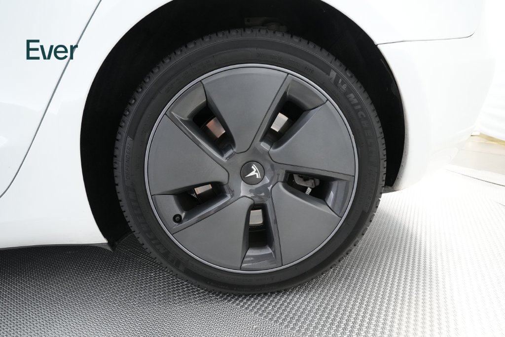Used 2023 Tesla Model 3 Standard Range RWD image 9