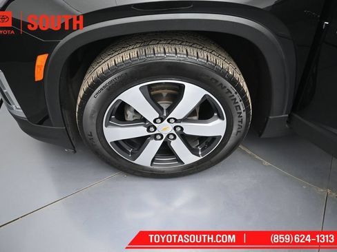 Used 2023 Chevrolet Traverse LT w/ LT Premium Package AWD/4WD image 38