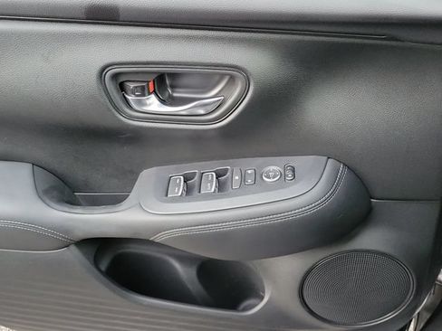 Used 2023 Honda HR-V EX-L image 12